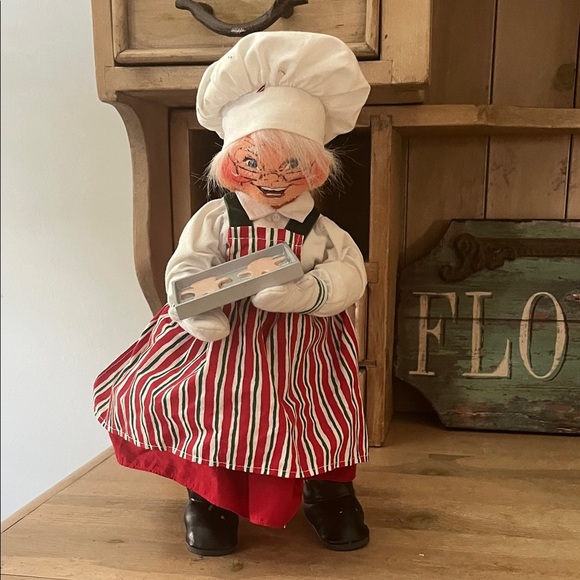 Vintage Annalee Mrs. Claus Baker Cookie Sheet Gingerbread Chef Hat 2004 14” - Picture 1 of 9